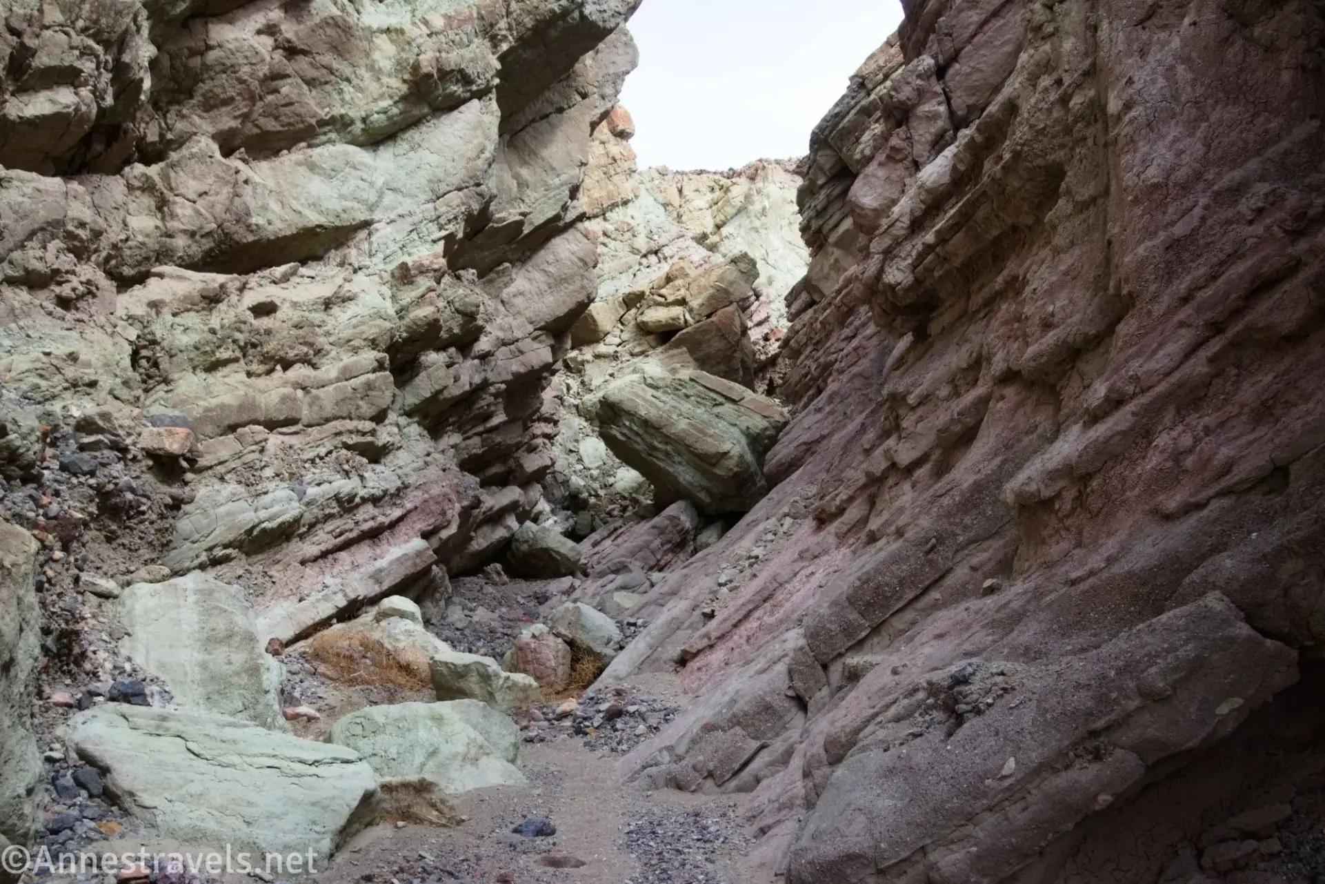 Chaos Fork Slanted rocks and canyon walls in Chaos Fork