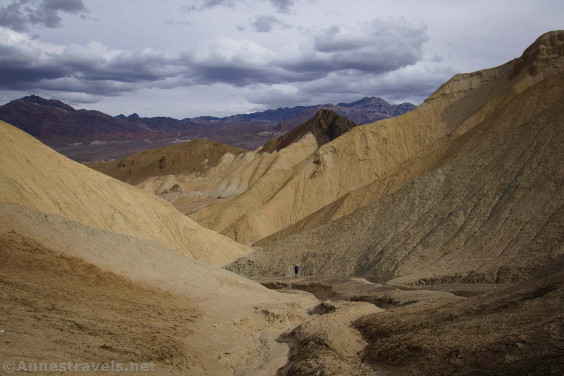 Hiking down Corkscrew Canyon, Death Valley National Park, California